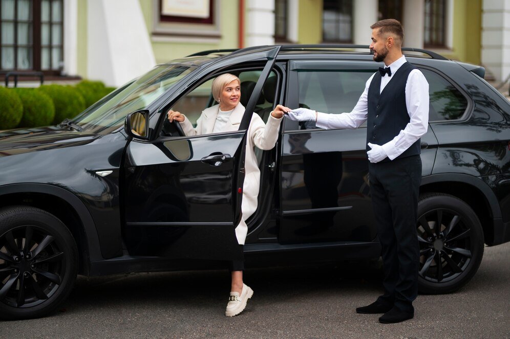 parking valet his job with vehicle woman_23 2149946662